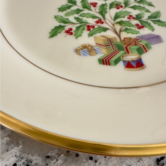 Lenox HOLIDAY TREE Plate Gold Lenox Porcelain
Dimensions Collection-8”Plate - Picture 4 of 6